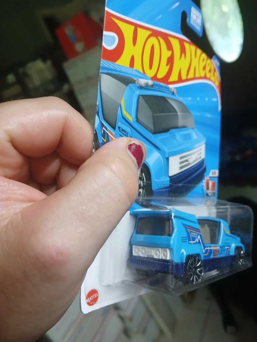 Hot Wheels Rapid Pulse  futuristic hybrid emergency ambulance die-cast Mainline